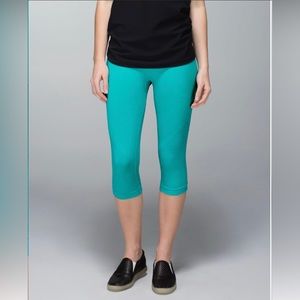 Lululemon In The Flow Crop Leggings Size 2